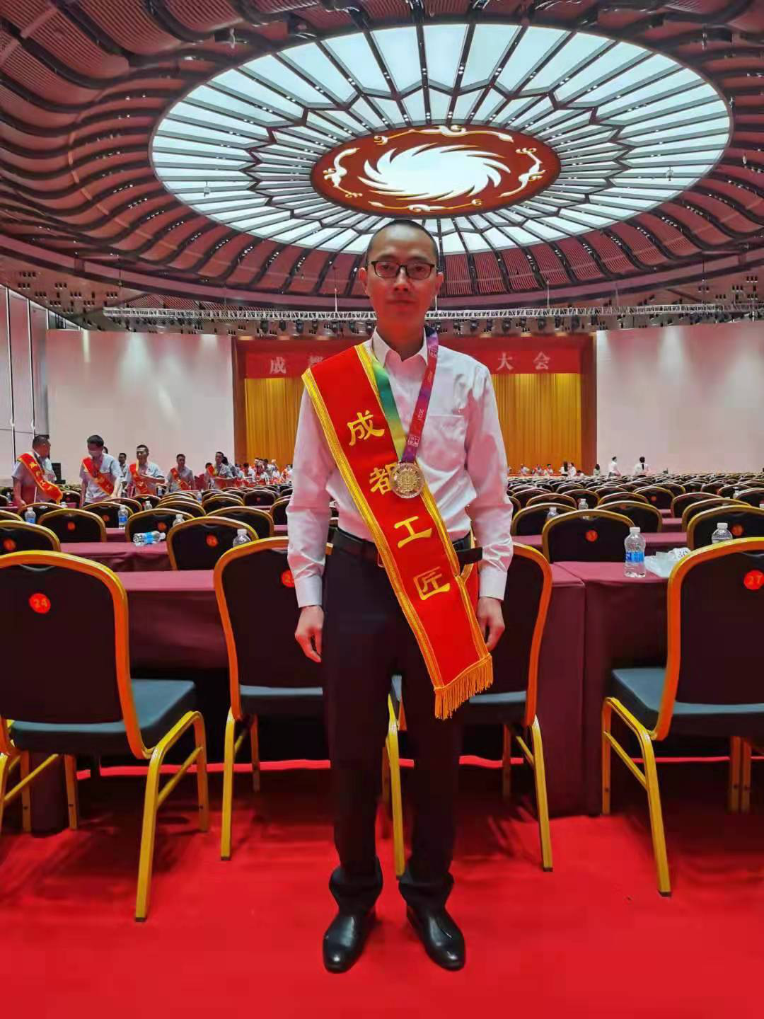 金鼎藥業(yè)陳兵榮膺“成都工匠”榮譽稱號